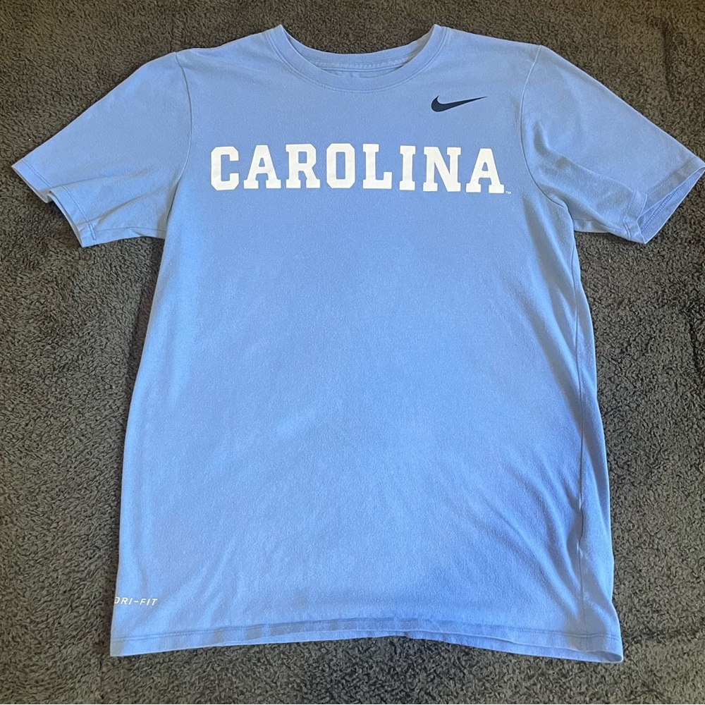 UNC Chapel Hill Nike Dri fit tshirt, bkue size S